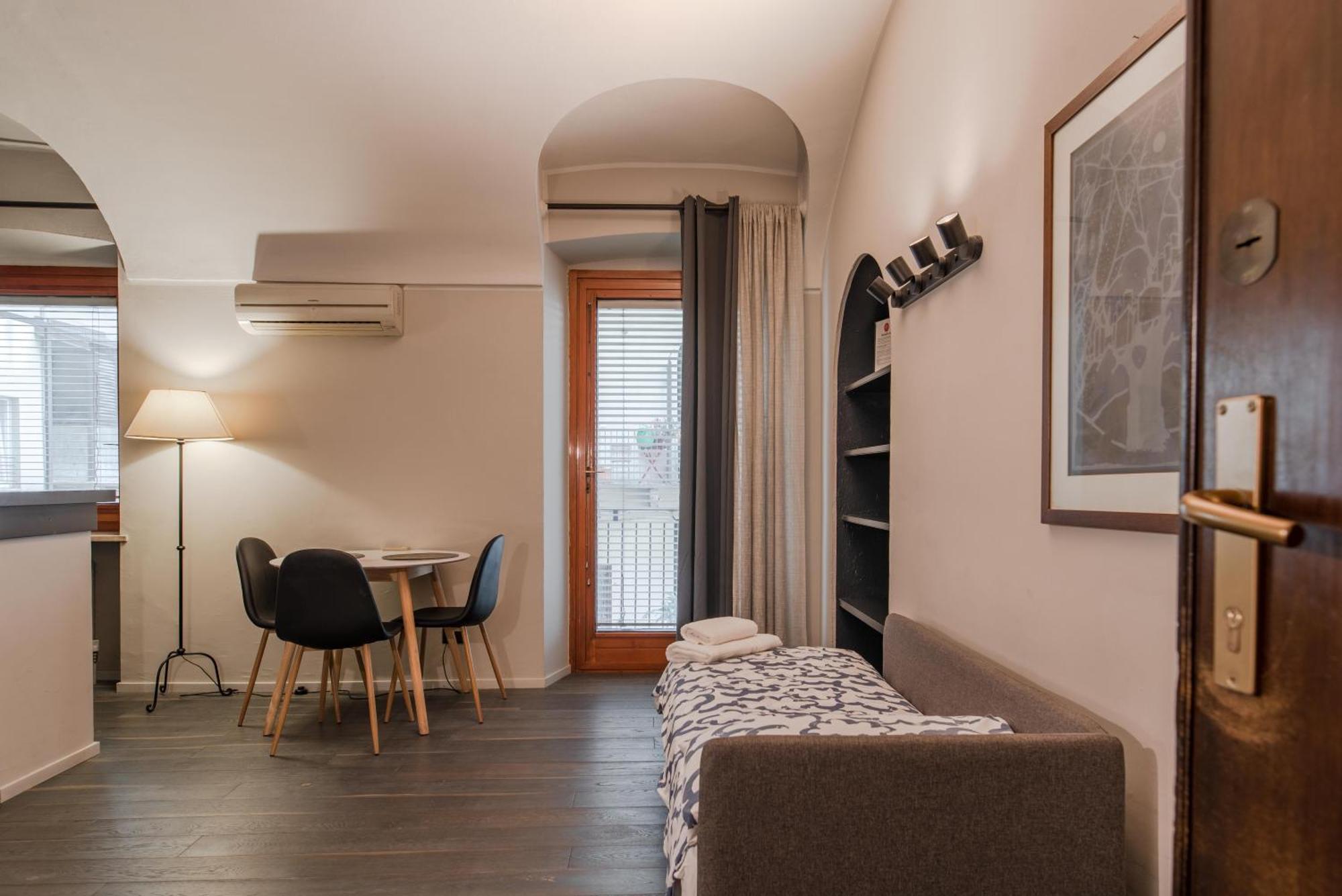 Familia Apartaments - 048 By Happyhostorino Exteriör bild